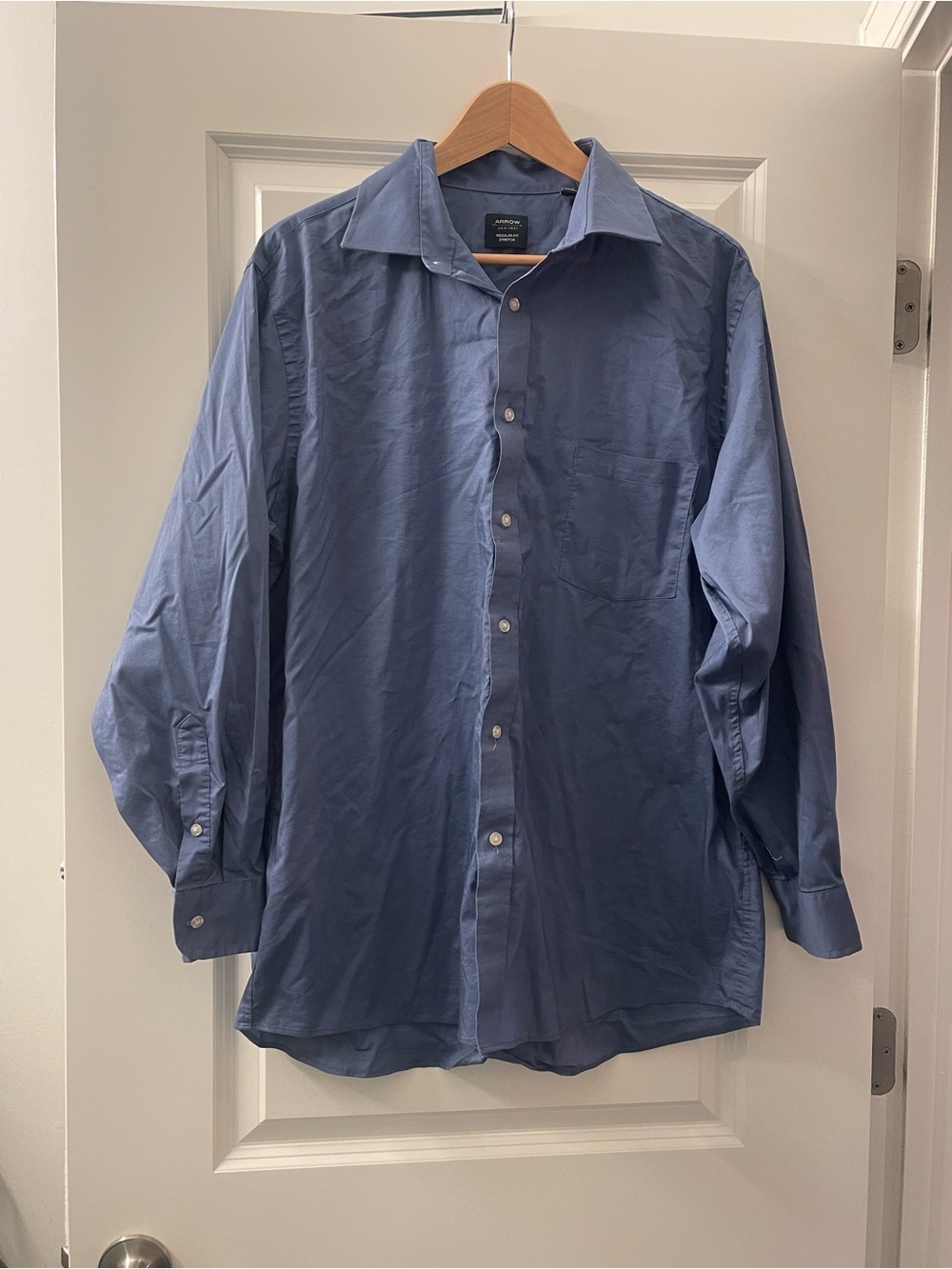 Arrow Men's Blue Long-Sleeve Button-Up Dress Shirt